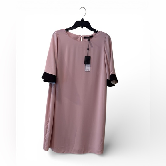BCBGMaxAzria Dresses & Skirts - BCBGMaxAzria Light Pink Blouse